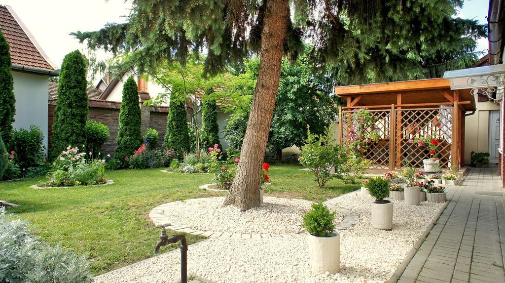 Hajnal Apartman Villa Gyula Exteriör bild