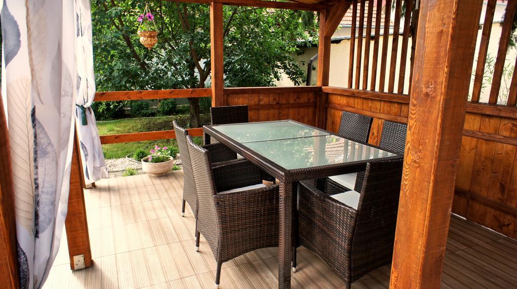 Hajnal Apartman Villa Gyula Exteriör bild