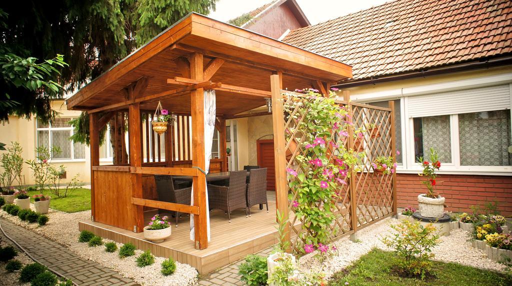 Hajnal Apartman Villa Gyula Exteriör bild